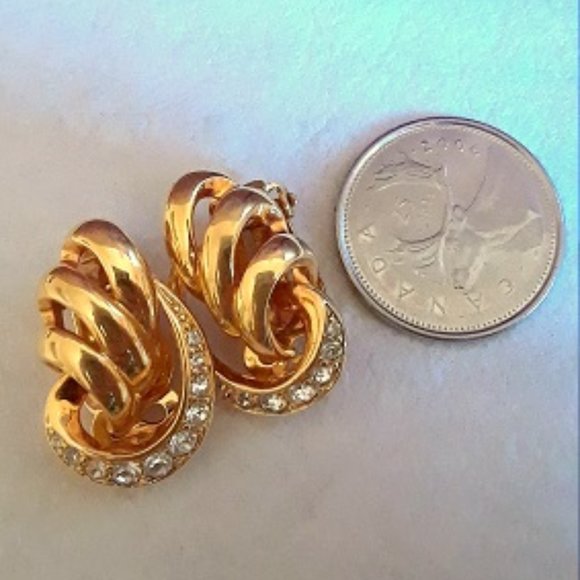 Antique Golden Rhinestone Clip Ear Stud - Picture 3 of 4